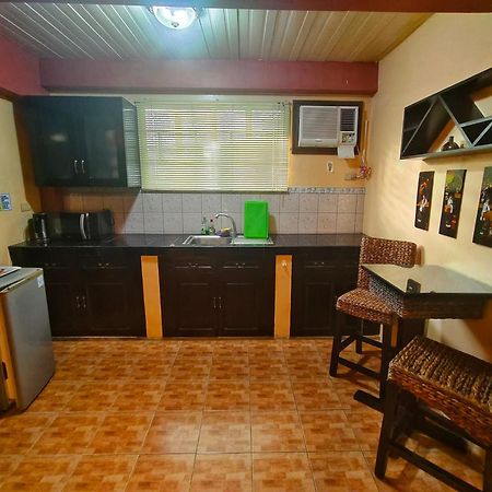 Monte Rio Gardens Bed & Breakfast Аламинос Екстериор снимка