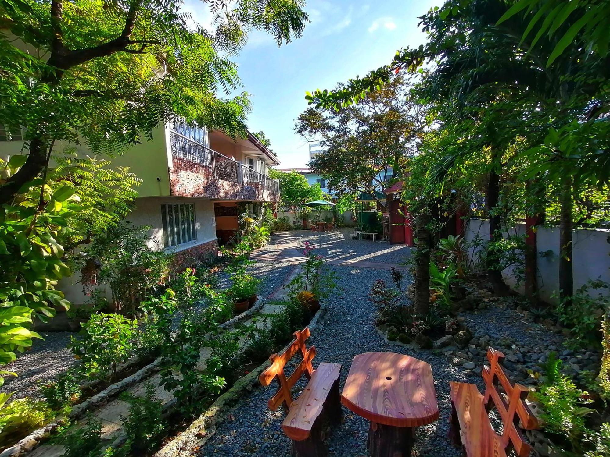 Monte Rio Gardens Bed & Breakfast Аламинос Екстериор снимка