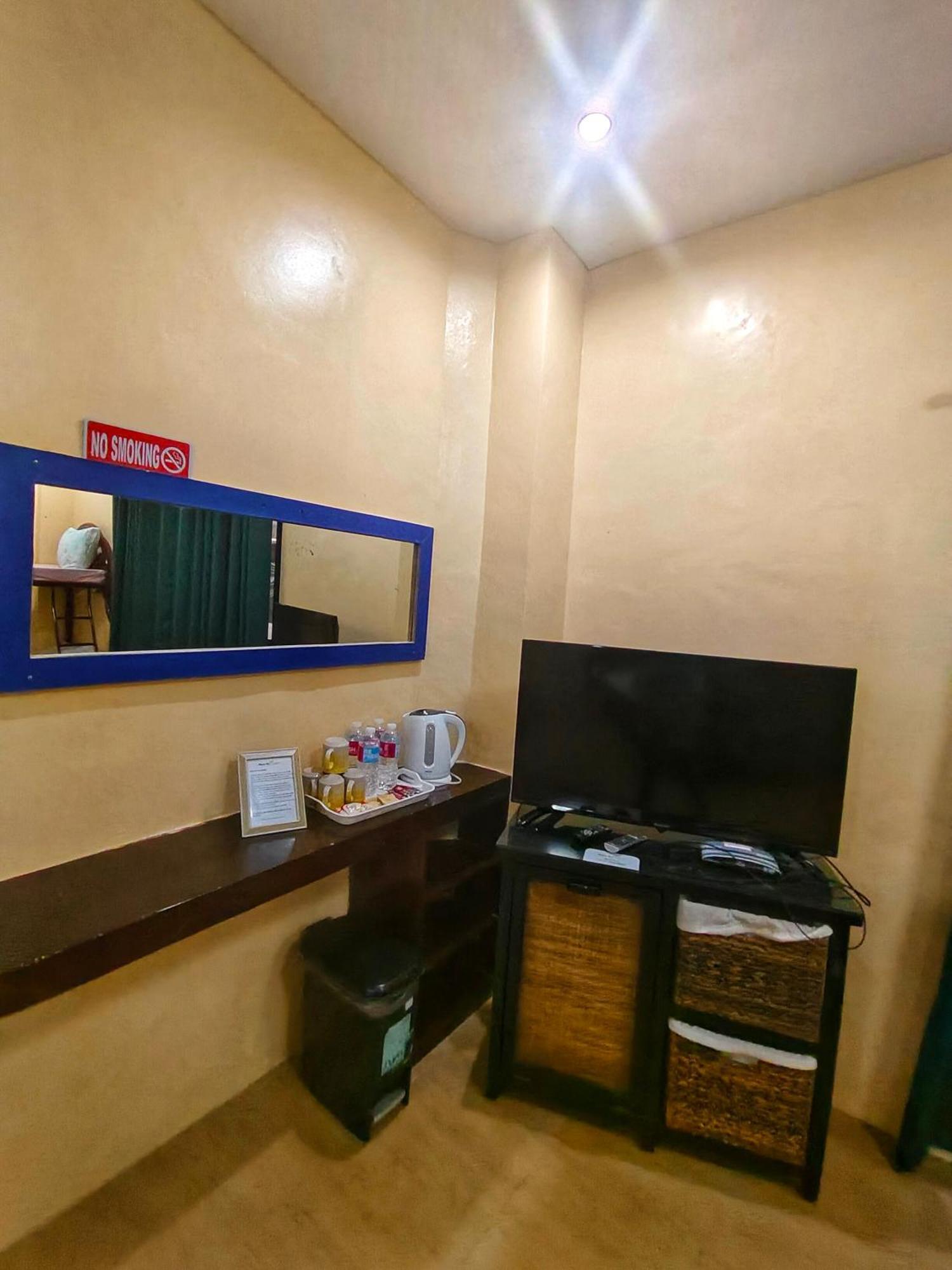 Monte Rio Gardens Bed & Breakfast Аламинос Екстериор снимка